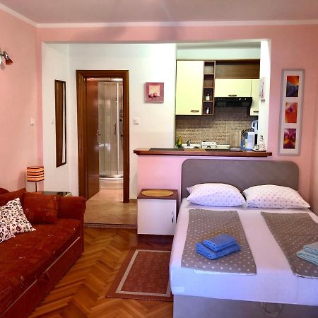 Studio Apartman Sanja Zlobin Exteriör bild