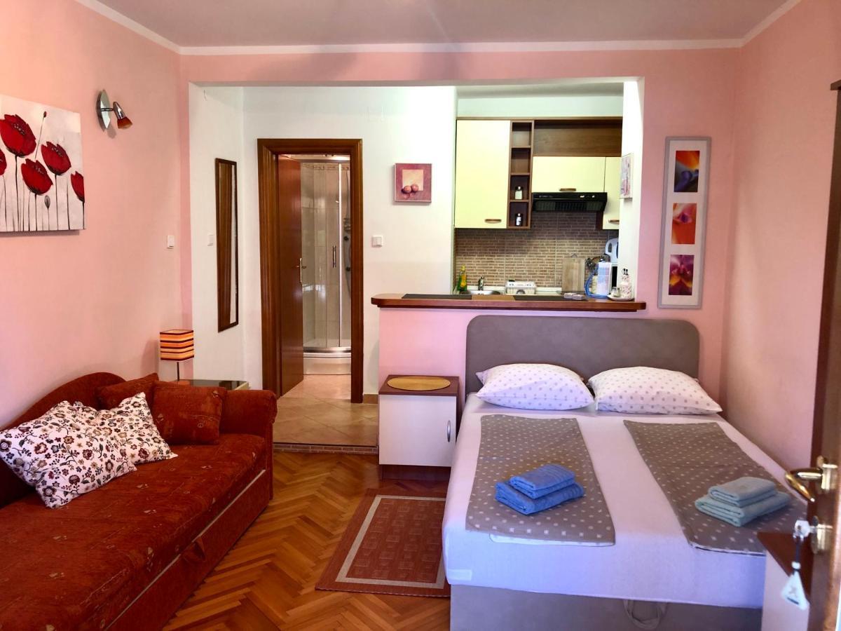 Studio Apartman Sanja Zlobin Exteriör bild